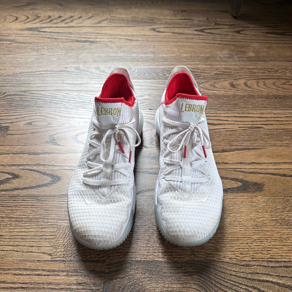 Nike air basketball shoes